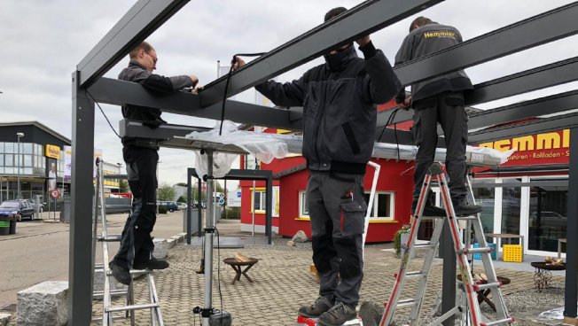 Terrassendach Nyon von KLAIBER mit Fundamentbau und Erklärvideo